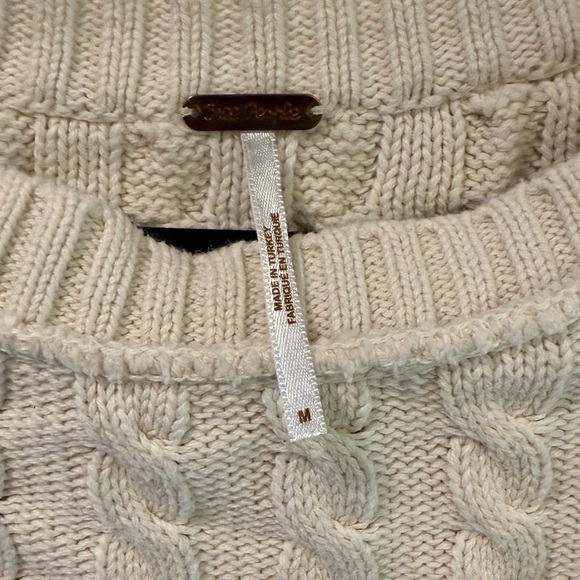 Free People 100% Cotton Tuesday Cream Cable Knit Cropped Sweater Size Medium - Picture 7 of 12